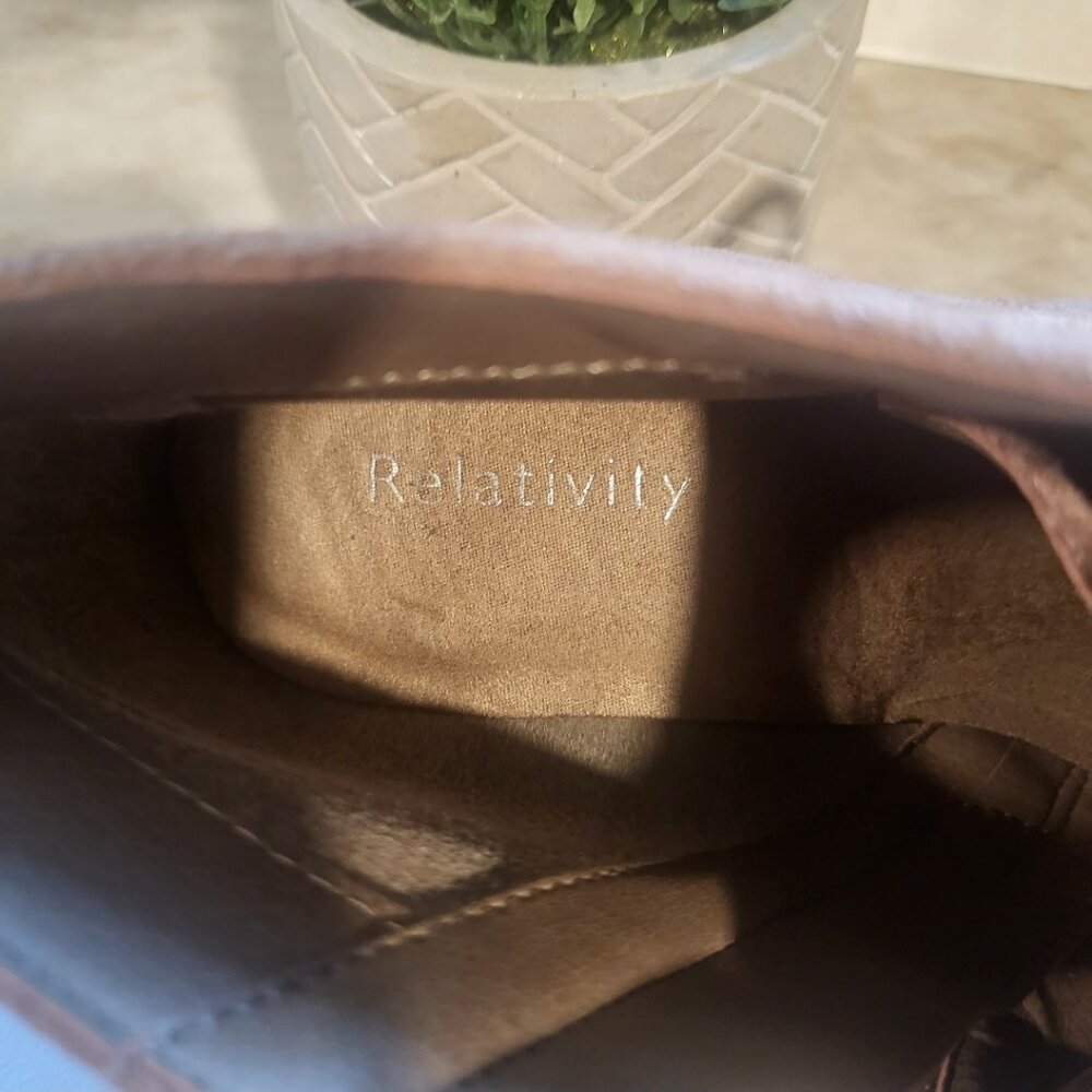 Relativity booties size 8 Pre-owned - Picture 6 of 7
